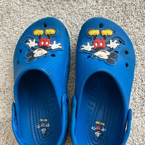Mickey Mouse crocs women’s size 7 men’s 5. Decent condition - Picture 1 of 2